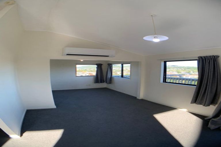 Photo of property in 20 Morere Street, Titahi Bay, Porirua, 5022