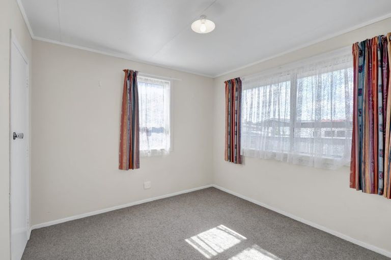 Photo of property in 14 Kauri Street, Merrilands, New Plymouth, 4312
