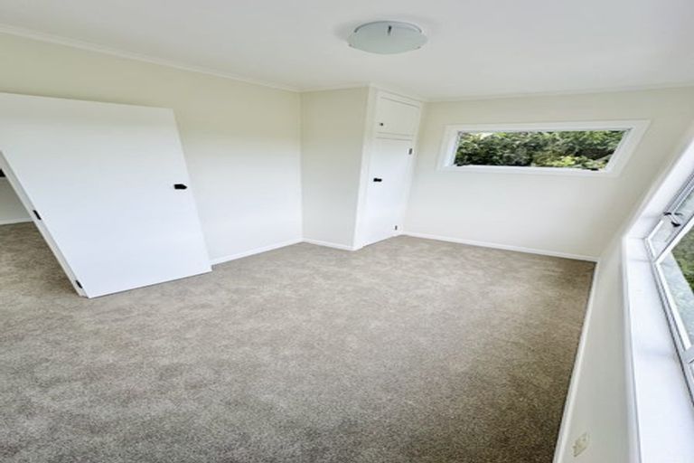 Photo of property in 530 Beach Road, Murrays Bay, Auckland, 0630