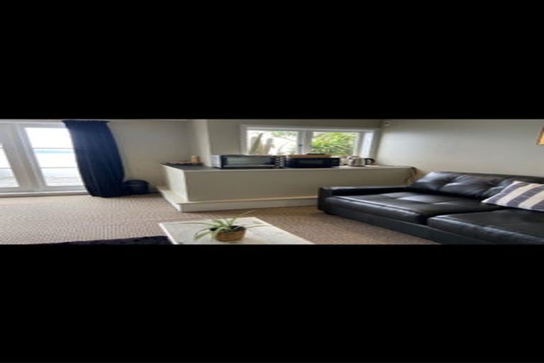 Photo of property in 58 Ferry Road, Days Bay, Lower Hutt, 5013