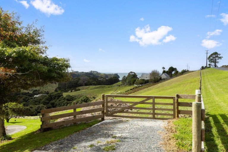 Photo of property in 149 Hillcrest Road, Hatfields Beach, 0931