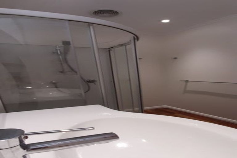 Photo of property in 39 Pembroke Road, Northland, Wellington, 6012