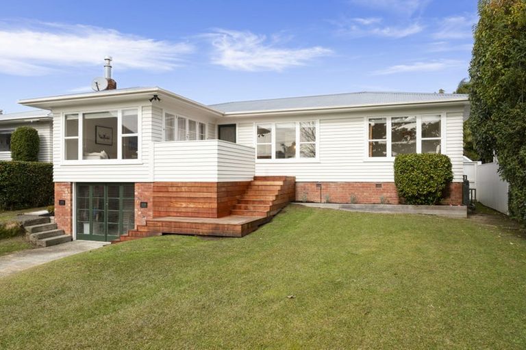 Photo of property in 31 Renata Crescent, Te Atatu Peninsula, Auckland, 0610