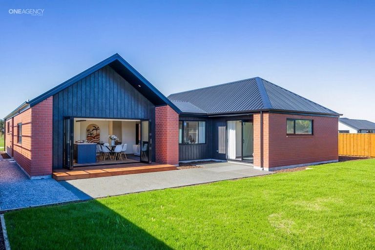 Photo of property in 29 Ruataniwha Avenue, Rangiora, 7400