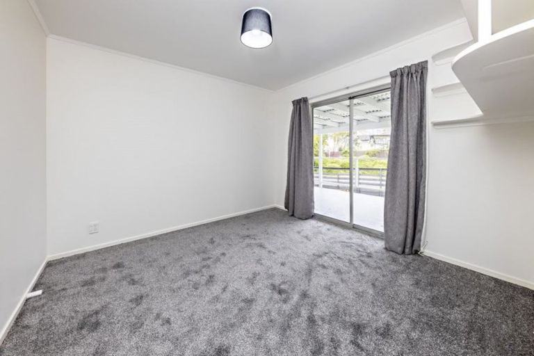 Photo of property in 22 Killington Crescent, Mangere, Auckland, 2022