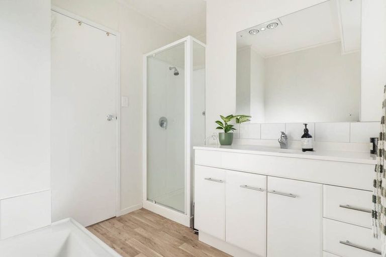 Photo of property in 87 Solar Road, Glen Eden, Auckland, 0602