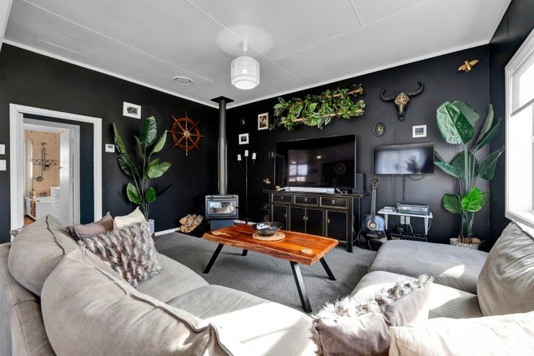 Photo of property in 19 Rosalind Street, Stratford, 4332