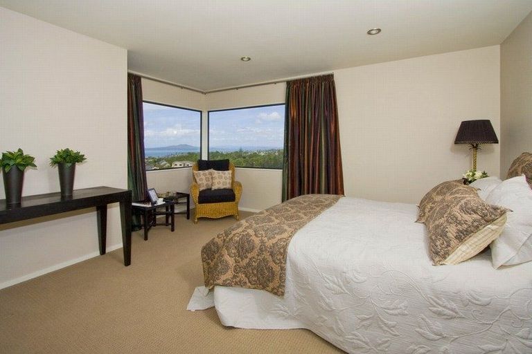 Photo of property in 71 Penguin Drive, Murrays Bay, Auckland, 0630