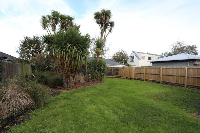 Photo of property in 27 Massey Crescent, St Albans, Christchurch, 8014
