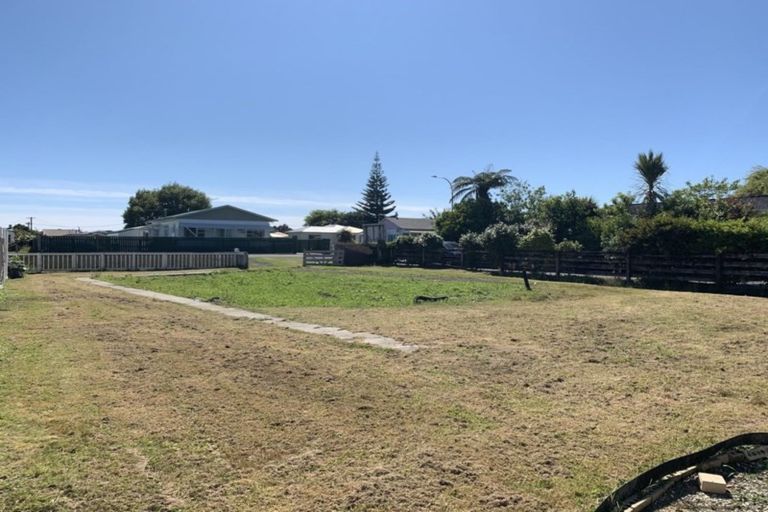 Photo of property in 2 Nelson Street, Waitara, 4320