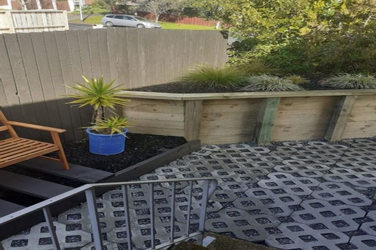 Photo of property in 9 Meadowood Drive, Unsworth Heights, Auckland, 0632