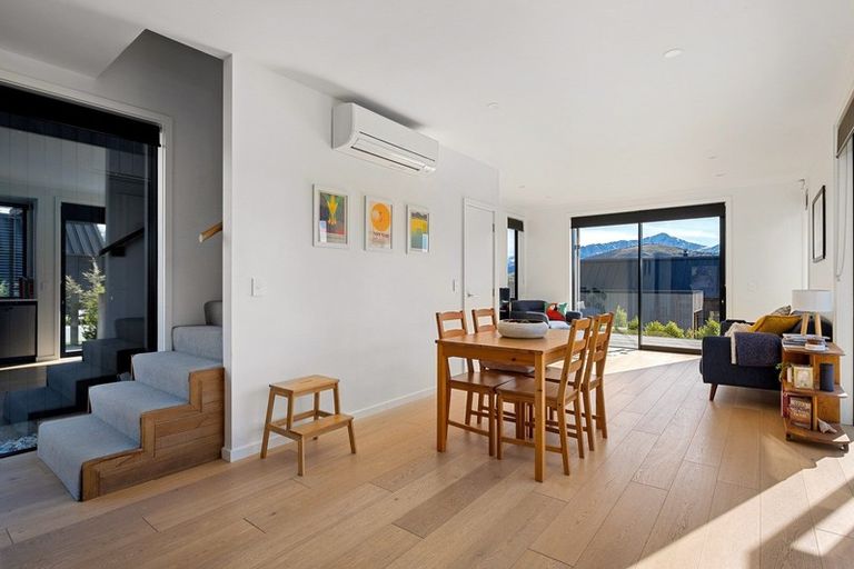 Photo of property in 6 Mckenzies Shute, Jacks Point, Queenstown, 9371