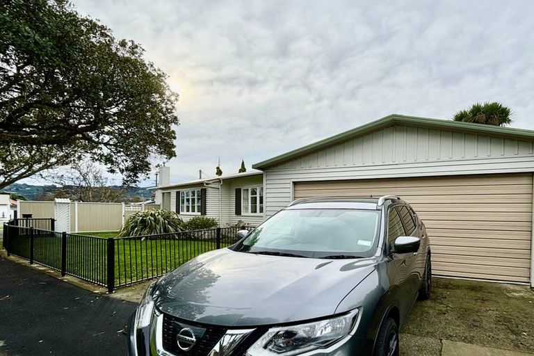 Photo of property in 1 Russell Street, Waterloo, Lower Hutt, 5011