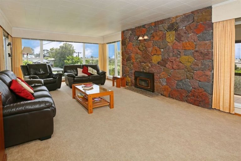 Photo of property in 11 Meadow Crescent, Te Atatu South, Auckland, 0602