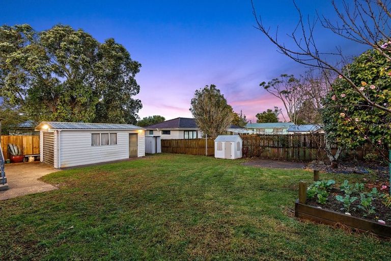 Photo of property in 6 Patrice Place, Massey, Auckland, 0614