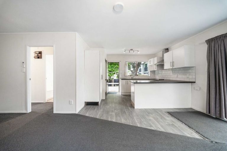 Photo of property in 2/515 Weymouth Road, Weymouth, Auckland, 2103