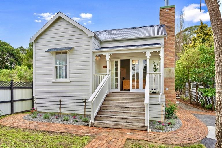 Photo of property in 50 Rahui Road, Otaki, 5512