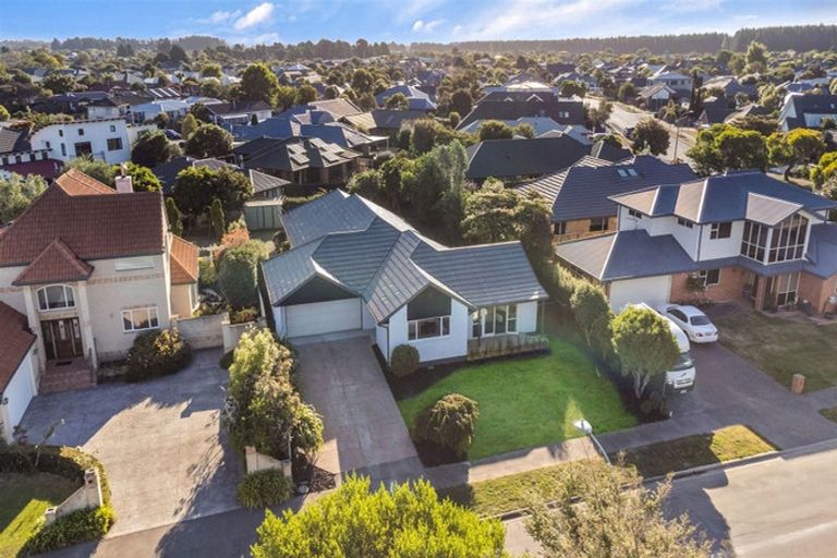 Photo of property in 4 Monterey Place, Parklands, Christchurch, 8083