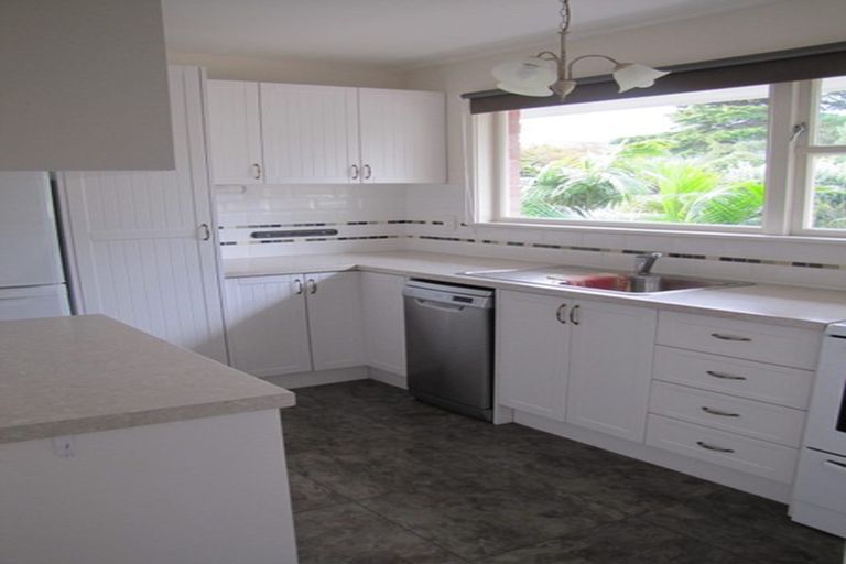 Photo of property in 2a Leybourne Avenue, Waikanae, 5036