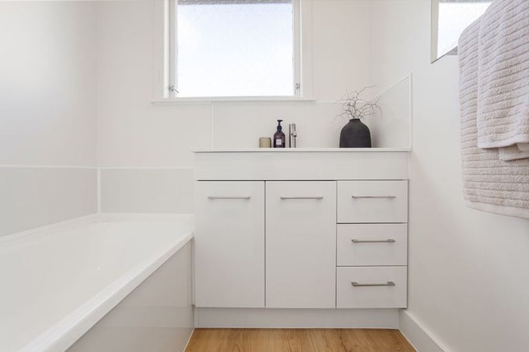 Photo of property in 2 Bowen Place, St Andrews, Hamilton, 3200