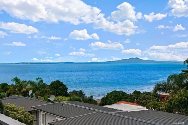 Photo of property in 37a Hyde Road, Rothesay Bay, Auckland, 0630