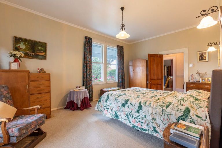 Photo of property in 16 Hunter Street, Dannevirke, 4930