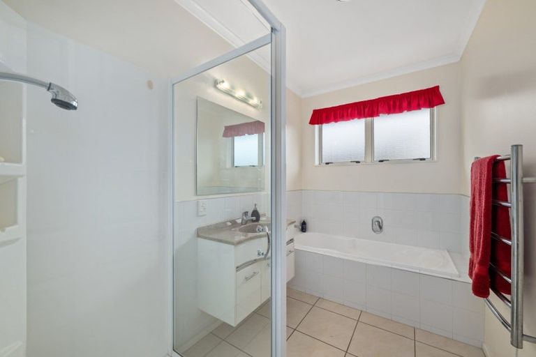 Photo of property in 2 De Castro Drive, Blenheim, 7201