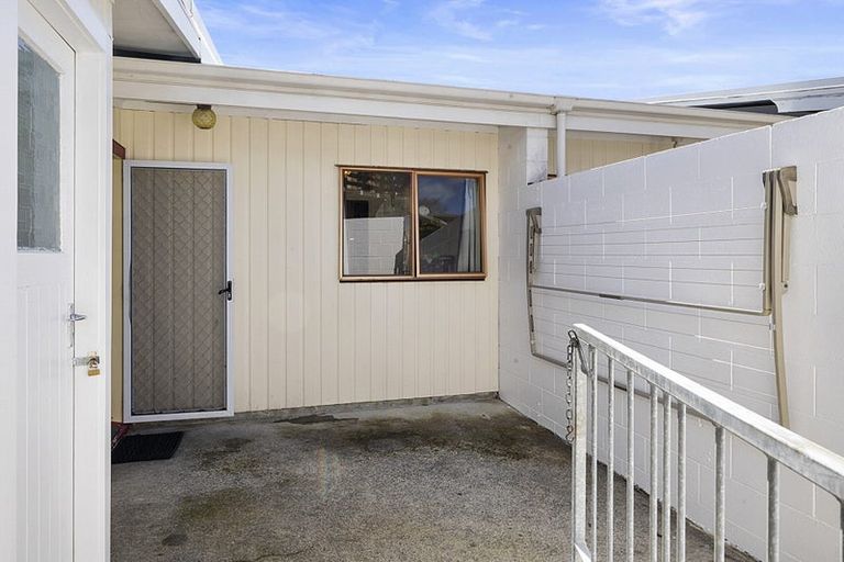 Photo of property in 20/1 Rimu Street, Strandon, New Plymouth, 4312