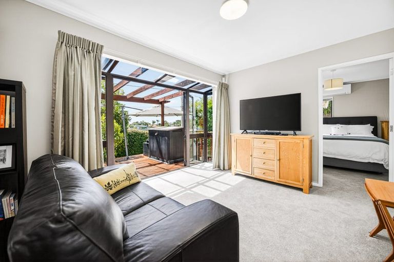 Photo of property in 2/11 Hauraki Road, Hauraki, Auckland, 0622