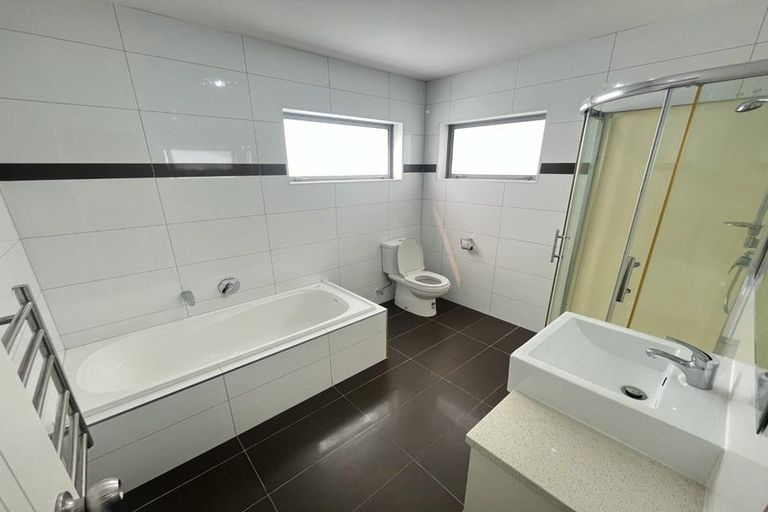 Photo of property in 65 Kirikiri Drive, Papakura, 2110