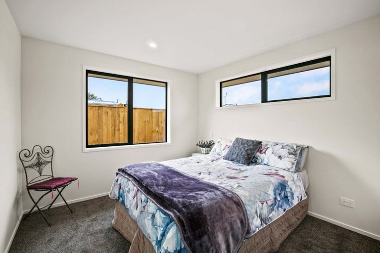 Photo of property in 2b Sandel Rise, Merrilands, New Plymouth, 4312