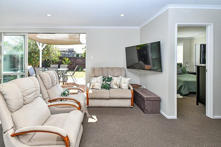 Photo of property in 17 Mohua Avenue, Takanini, 2112