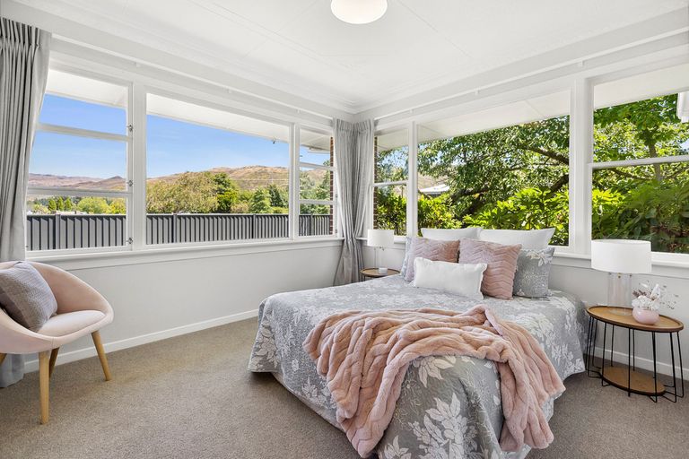 Photo of property in 102 Sunderland Street, Clyde, 9330