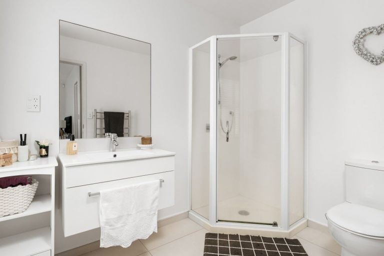 Photo of property in 1 Butterworth Crescent, Papamoa Beach, Papamoa, 3118