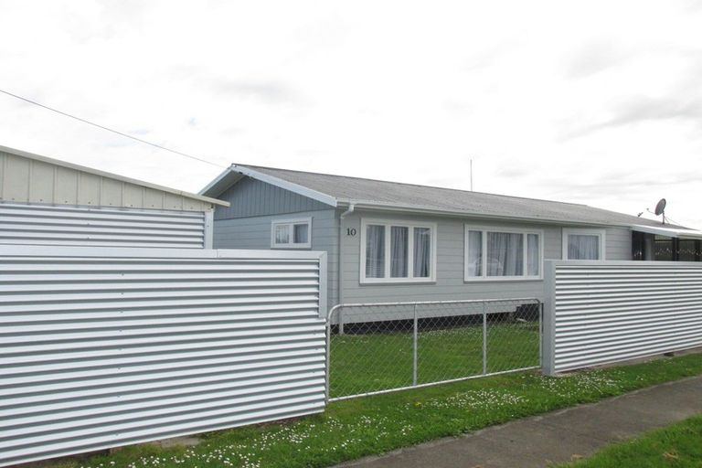 Photo of property in 1 Churchill Avenue, Wairoa, 4108