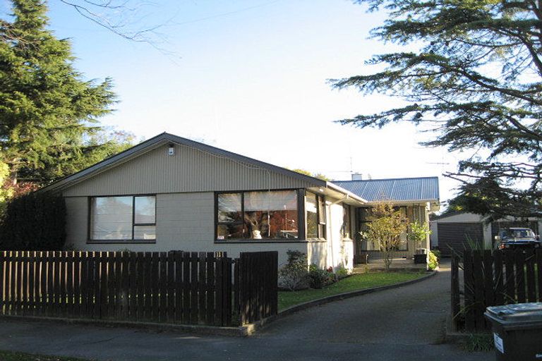 Photo of property in 11 Ramore Place, Redwood, Christchurch, 8051