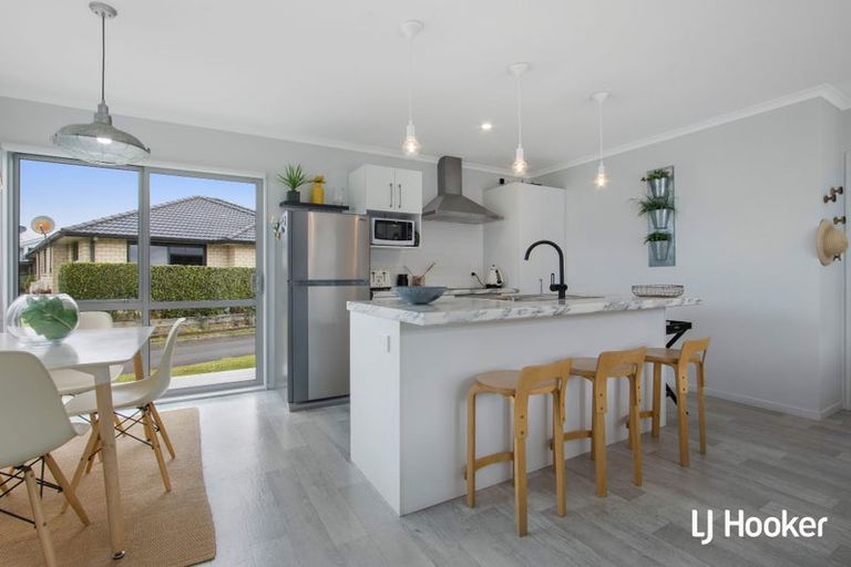 Photo of property in 16 Reel Road, Athenree, Waihi Beach, 3611