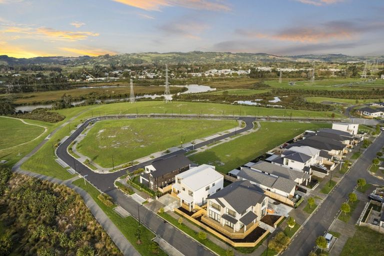 Photo of property in 80b Kahui Parade, Karaka, 2113