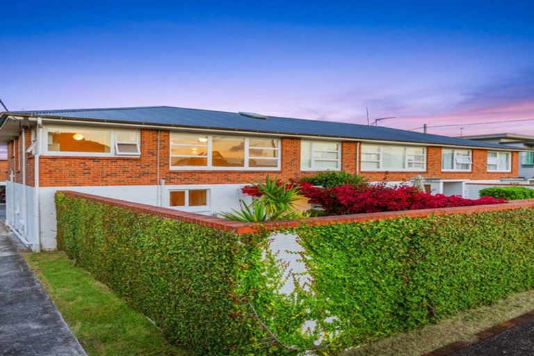 Photo of property in 35 Kitchener Road, Takapuna, Auckland, 0622