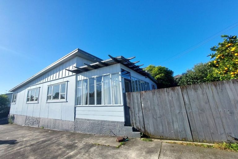 Photo of property in 3 Croydon Road, New Lynn, Auckland, 0600