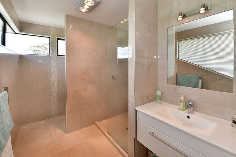 Photo of property in 69 Maygrove Drive, Orewa, 0931