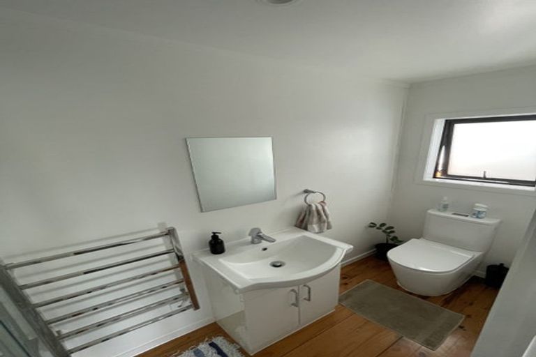Photo of property in 39 Dakota Avenue, Beach Haven, Auckland, 0626
