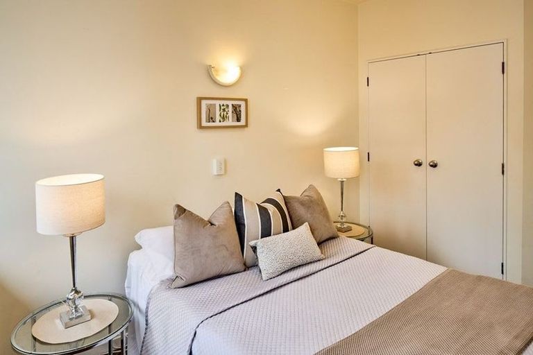 Photo of property in Terrace Tower Apartments, 6a/126 The Terrace, Wellington Central, Wellington, 6011