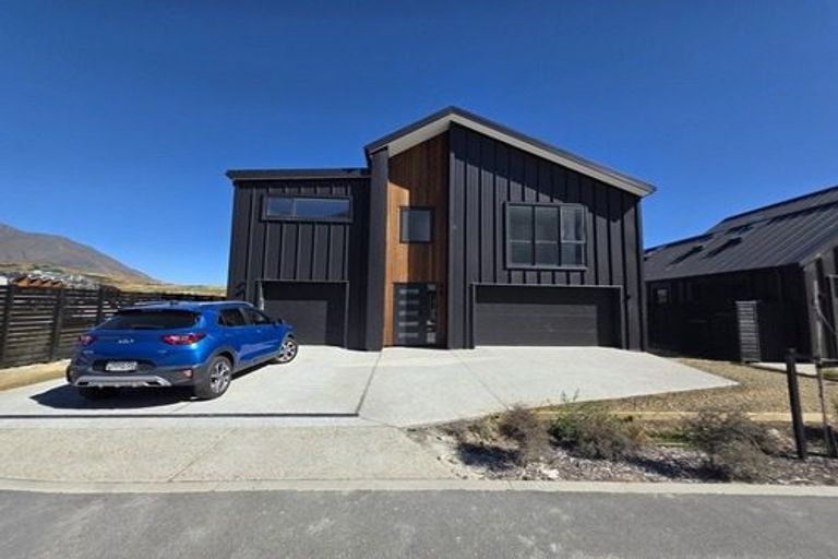 Photo of property in 26 Taurus Lane, Jacks Point, 9371
