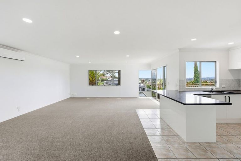 Photo of property in 17a Cherry Tree Place, Massey, Auckland, 0614