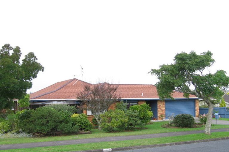 Photo of property in 33 Dianne Louise Drive, Half Moon Bay, Auckland, 2012