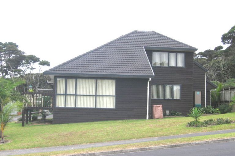 Photo of property in 2/109 Seaview Road, Glenfield, Auckland, 0629