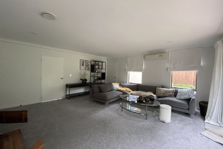 Photo of property in 4 English Oak Drive, Schnapper Rock, Auckland, 0632