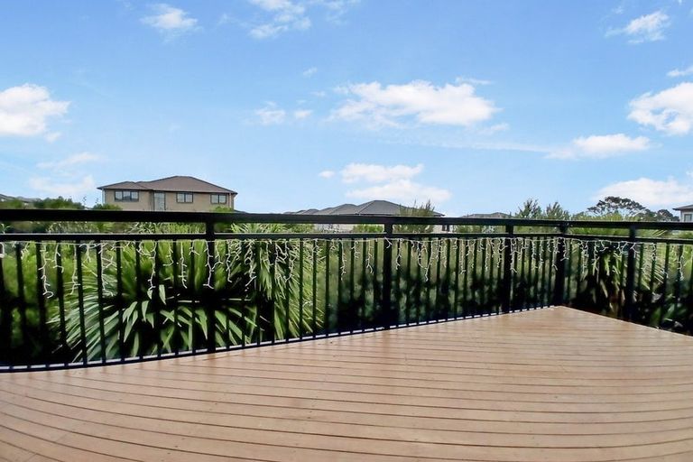 Photo of property in 50 Cloonlyon Drive, Flat Bush, Auckland, 2019