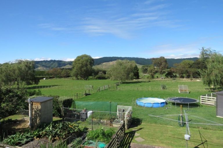 Photo of property in 54 Waihou Road, Levin, 5571
